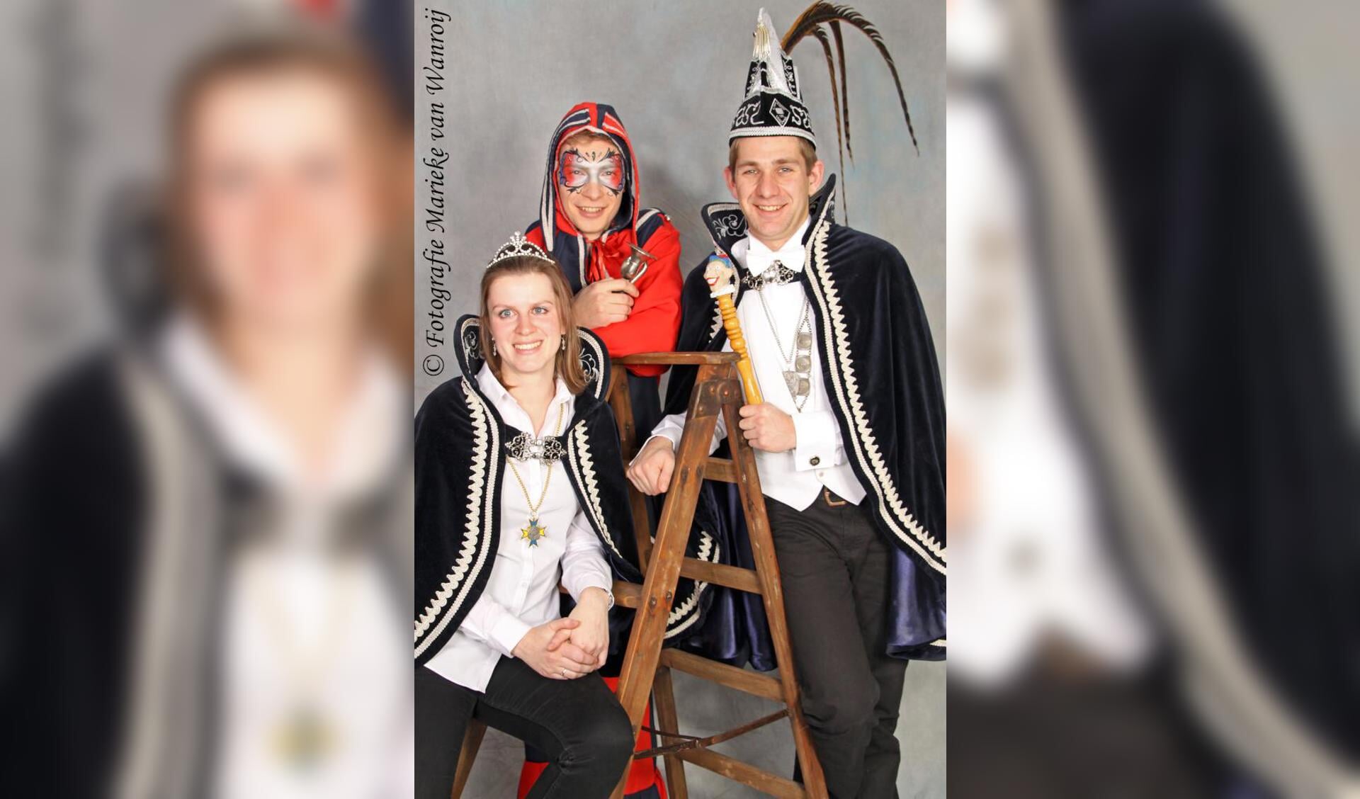 Prins Nick I samen met zijn prinses Anne-Riet en nar Joost. Foto: Marieke van Wanroij. 