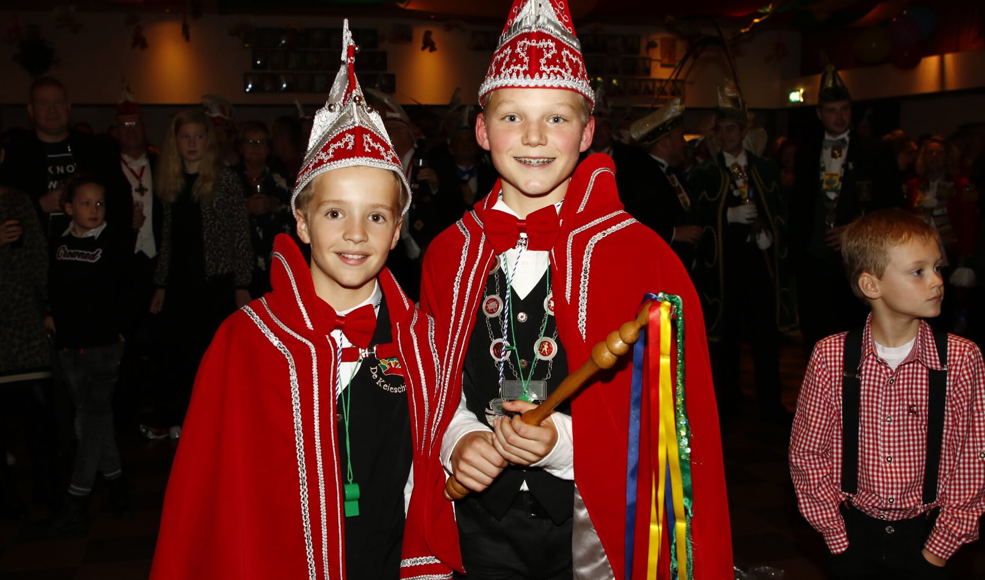 Adjudant Tristan en jeugdprins Rens van De Keieschieters Vierlingsbeek-Groeningen. Foto: Bas Delhij. 