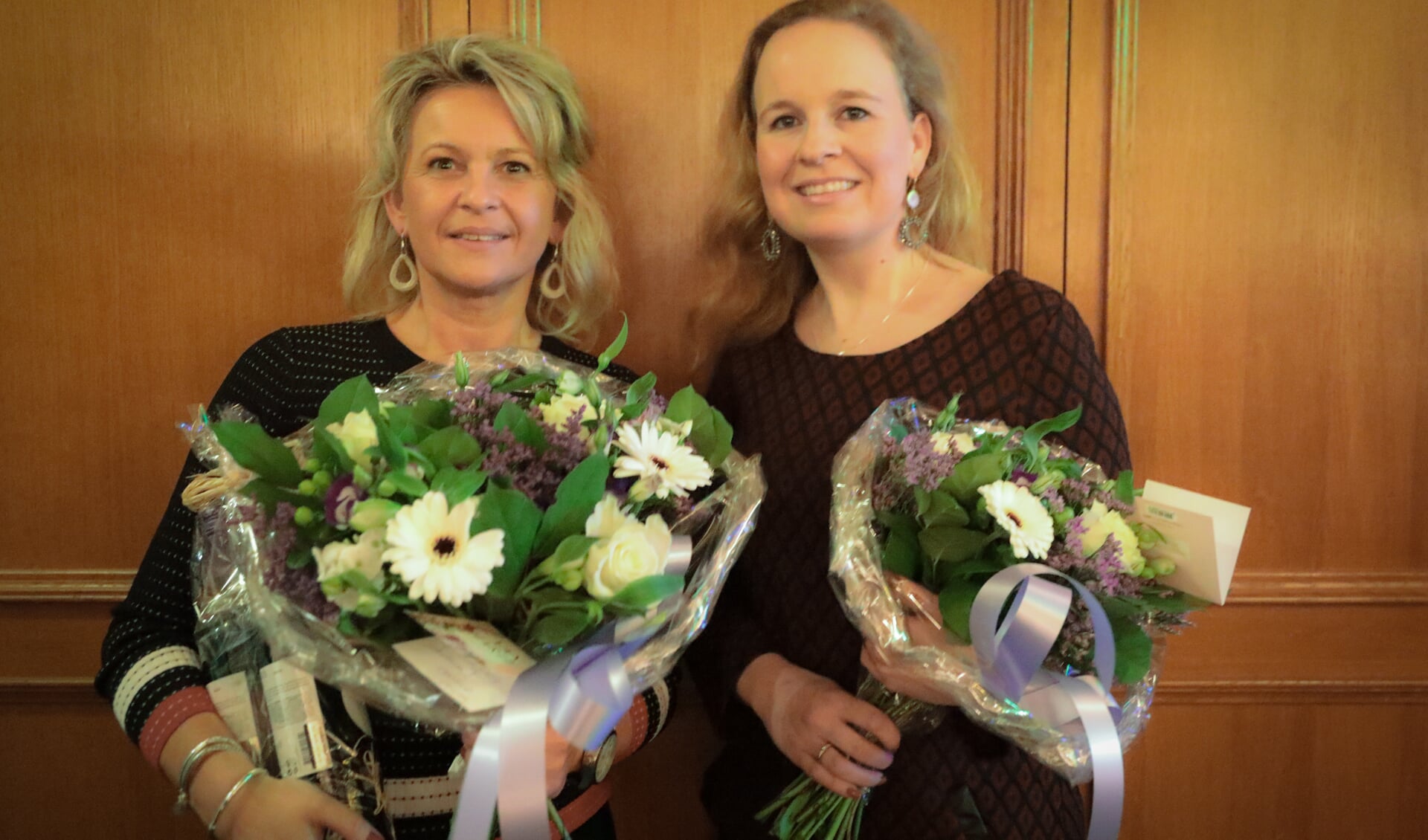 Annette Schwiering en Esther Weijers werden in het zonnetje gezet. 