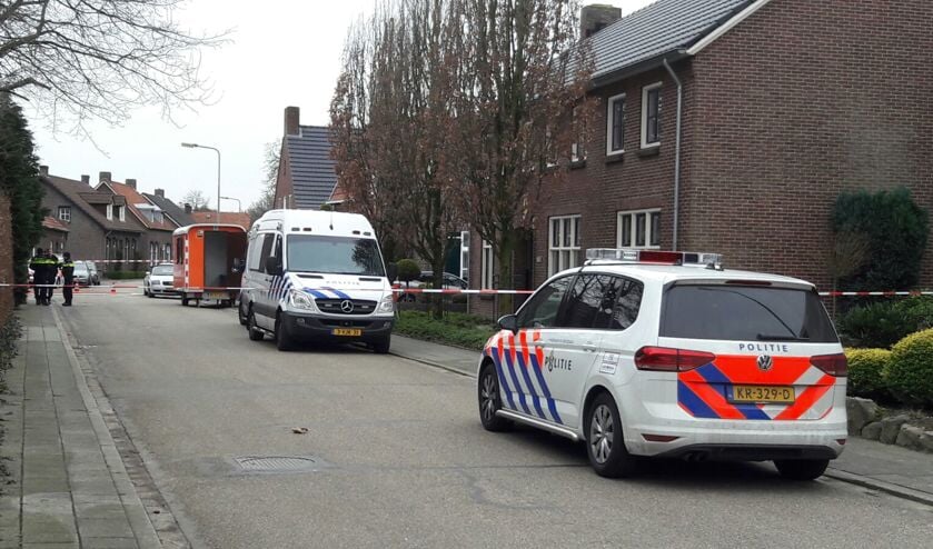 De politie is aan de Jan Franssenstraat in Blitterswijck een groot onderzoek gestart.