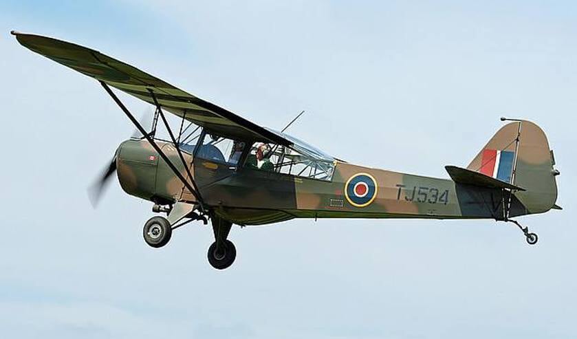 De Auster, het type vliegtuig waarmee beide piloten neerstortten in Ysselsteyn.