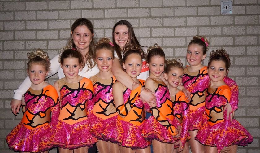 De talentvolle dansgroep Flair.