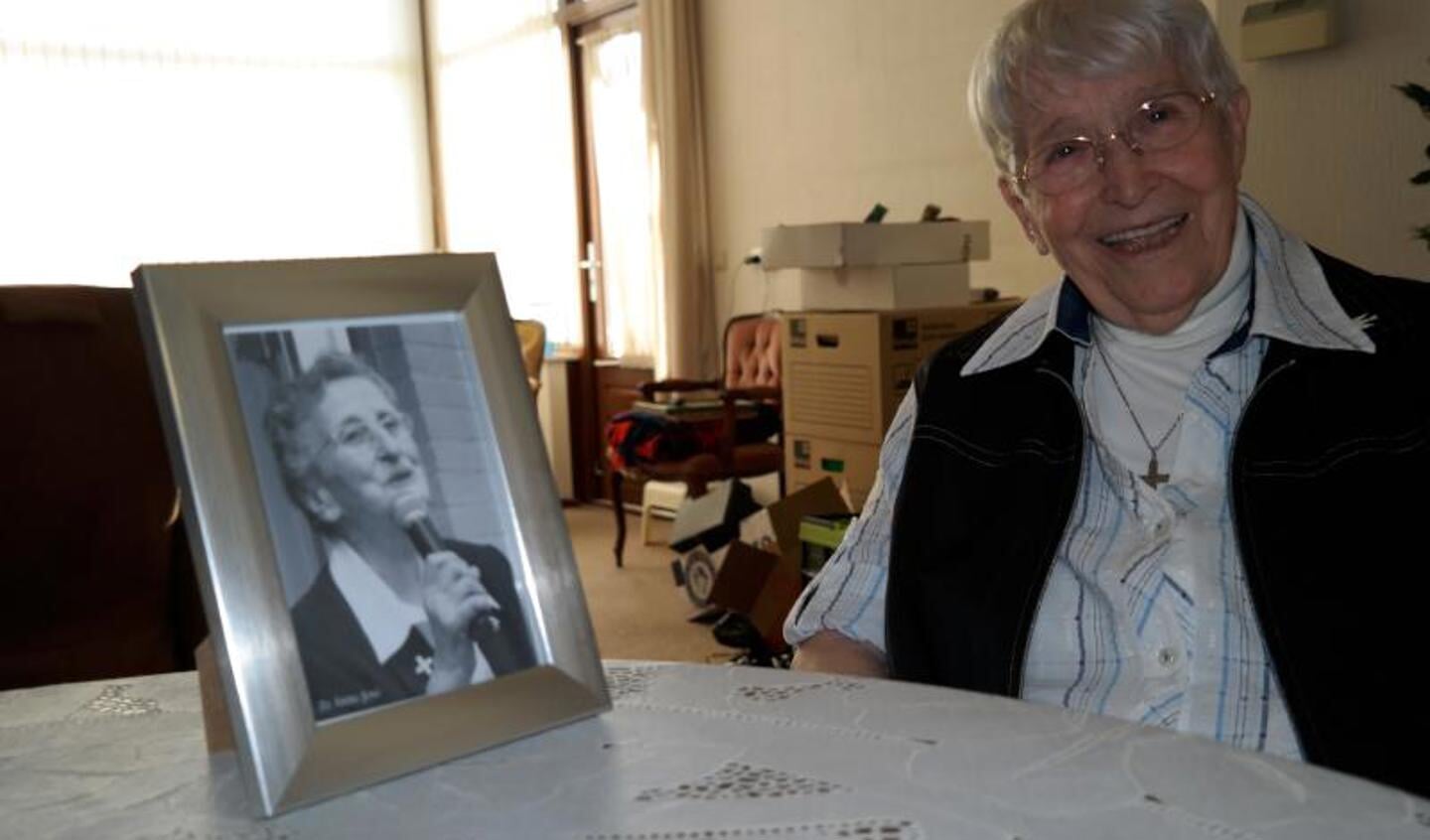 Zuster Maria Laetitiae (rechts op de foto)  is maandag overleden. Foto: archief Peel en Maas.