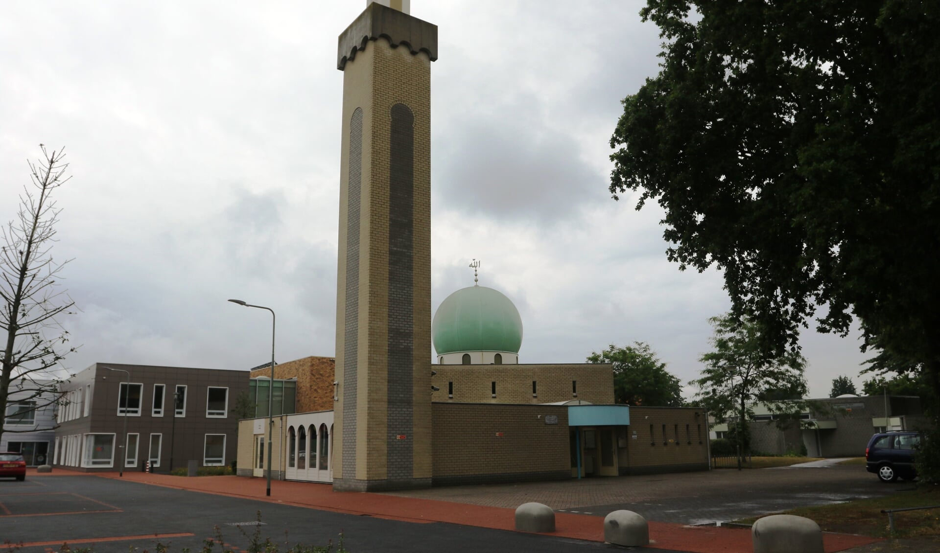 De moskee in Brukske, waar vrijdagavond een terreurverdachte (18) werd aangehouden. Foto: Henk Lammen. 