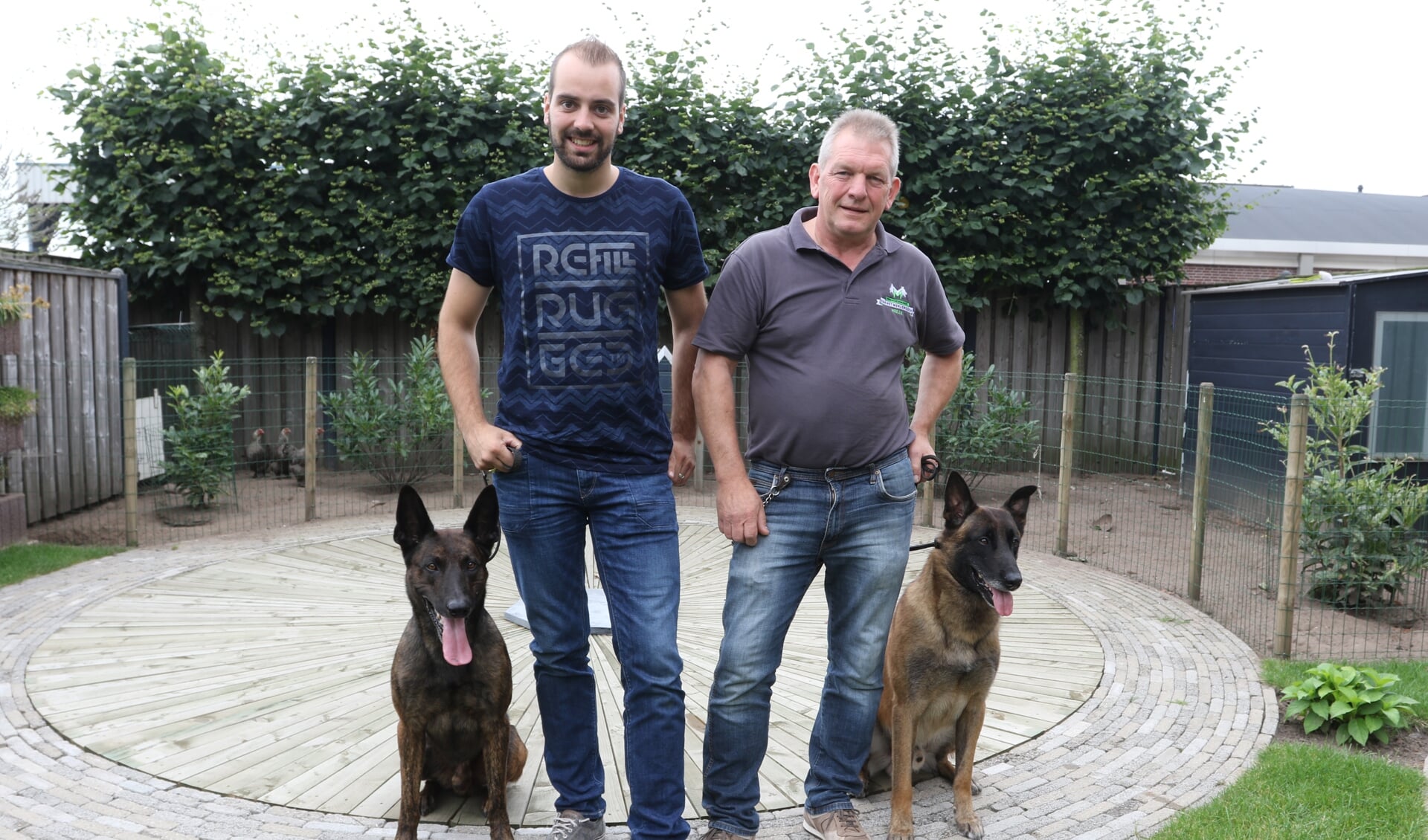 Ivo Janssen (links) en Henk van Rooij gaan naar het NK politiehonden.
