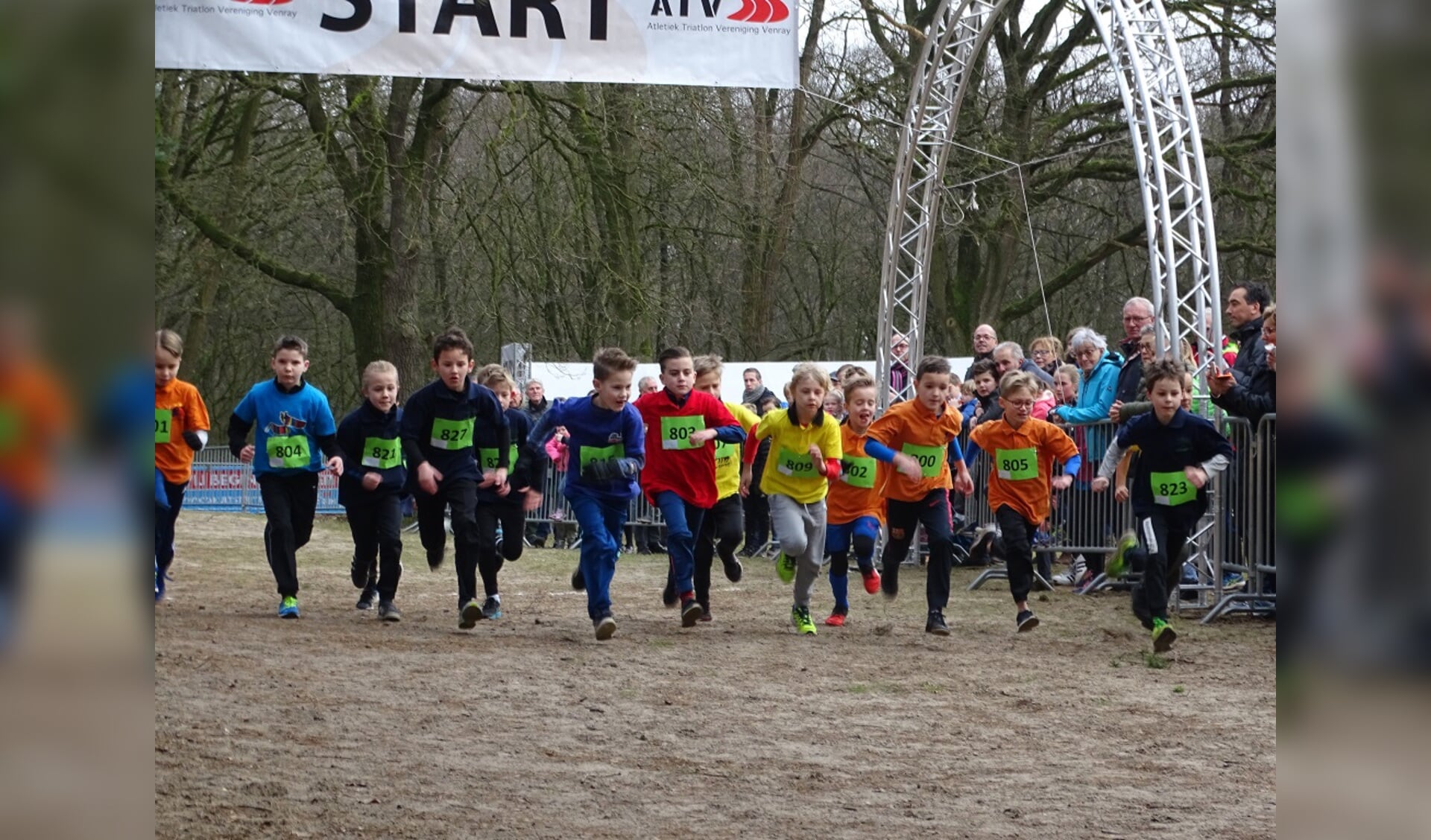 Fanatisme in beeld tijdens de scholierenloop. 