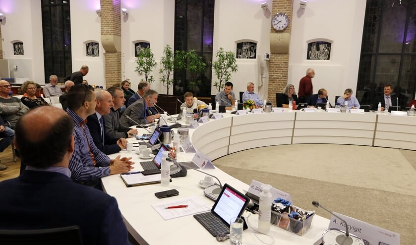 De Venrayse gemeenteraad keert terug naar het gemeentehuis.
