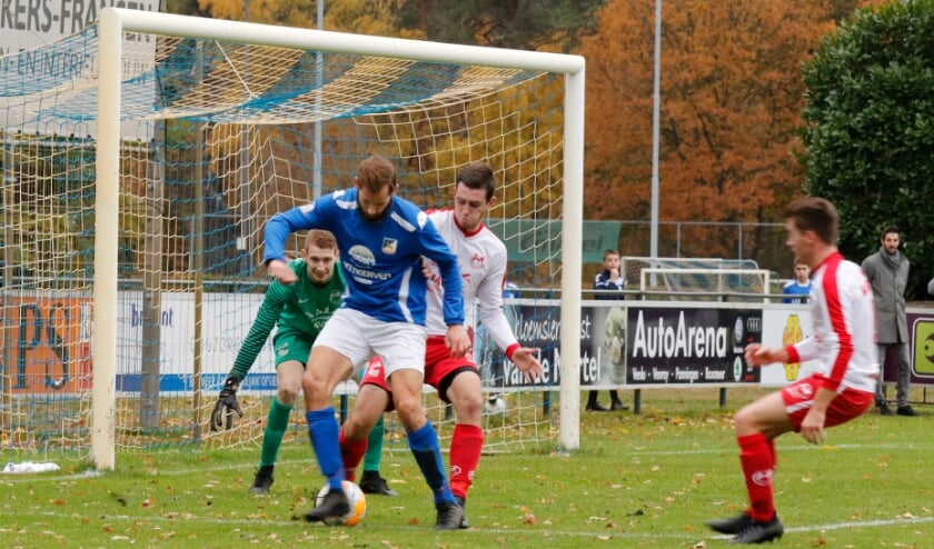 <p>Een foto van een eerdere derby tussen Olympia en Volharding. </p>