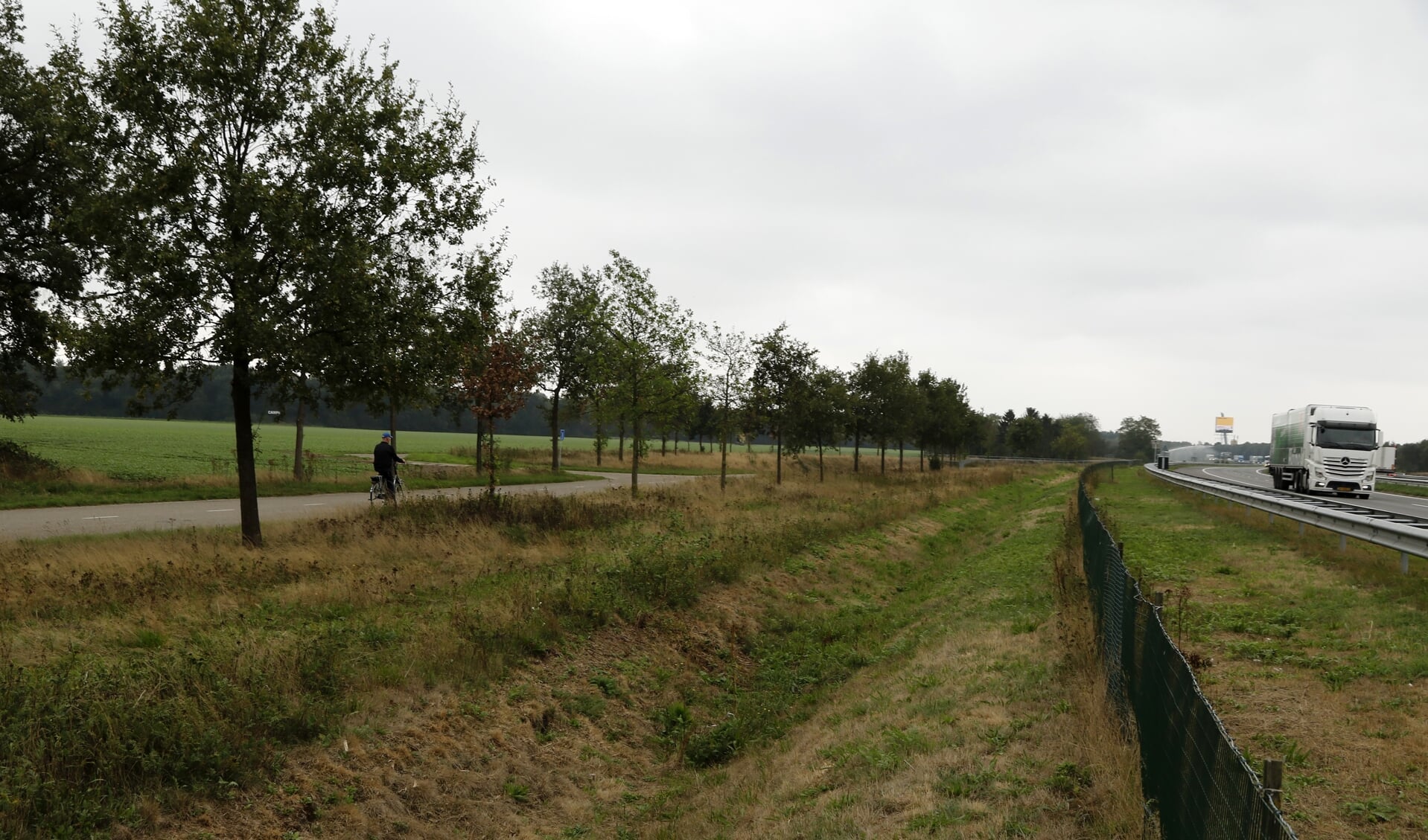 Het zonnepark is gepland langs de A73 in Smakt. Foto: archief Peel en Maas. 