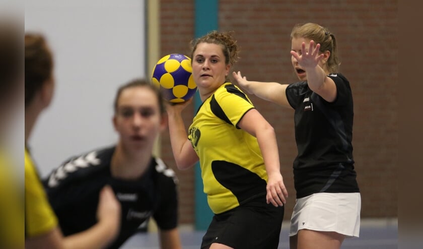 Anke Zegers scoorde de openingstreffer voor de korfbalsters van Merselo. Foto Henk Lammen.