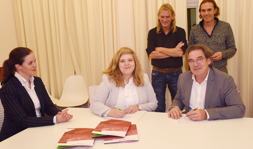 Overeenkomst Schuttersveld getekend.