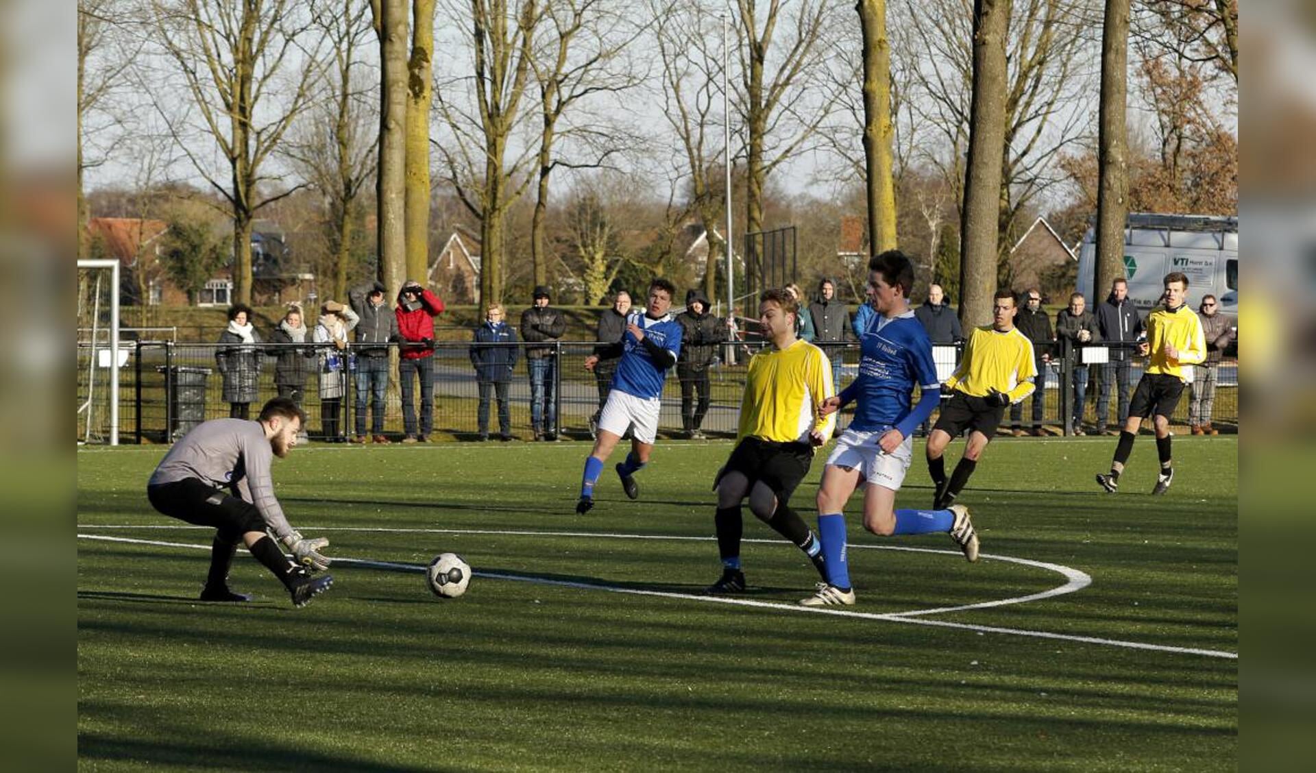 SV United speelde zondag met 2-2 gelijk tegen RKDSO. Foto: Rikus ten Brücke.