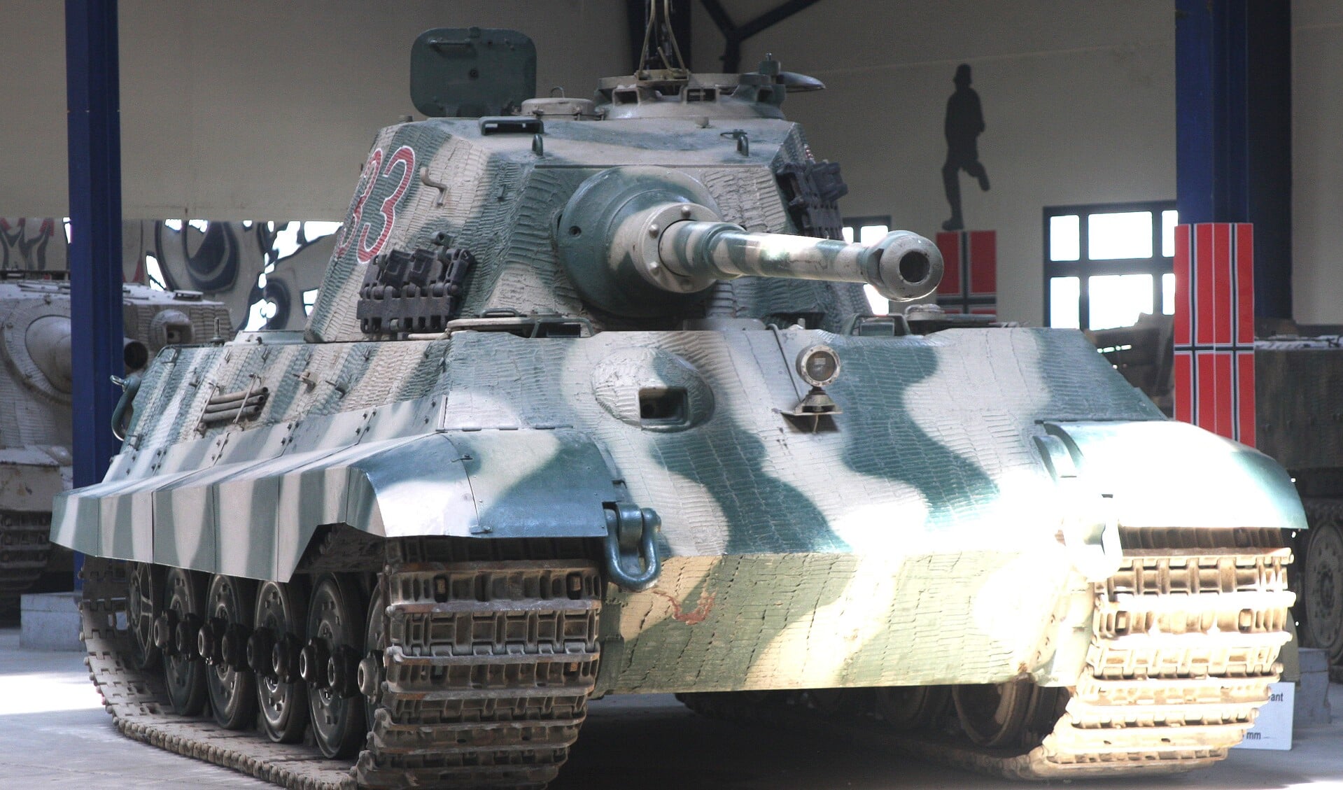 Königstiger (opgesteld in het tankmuseum van Saumur). Foto: Oorlogsmuseum Overloon.