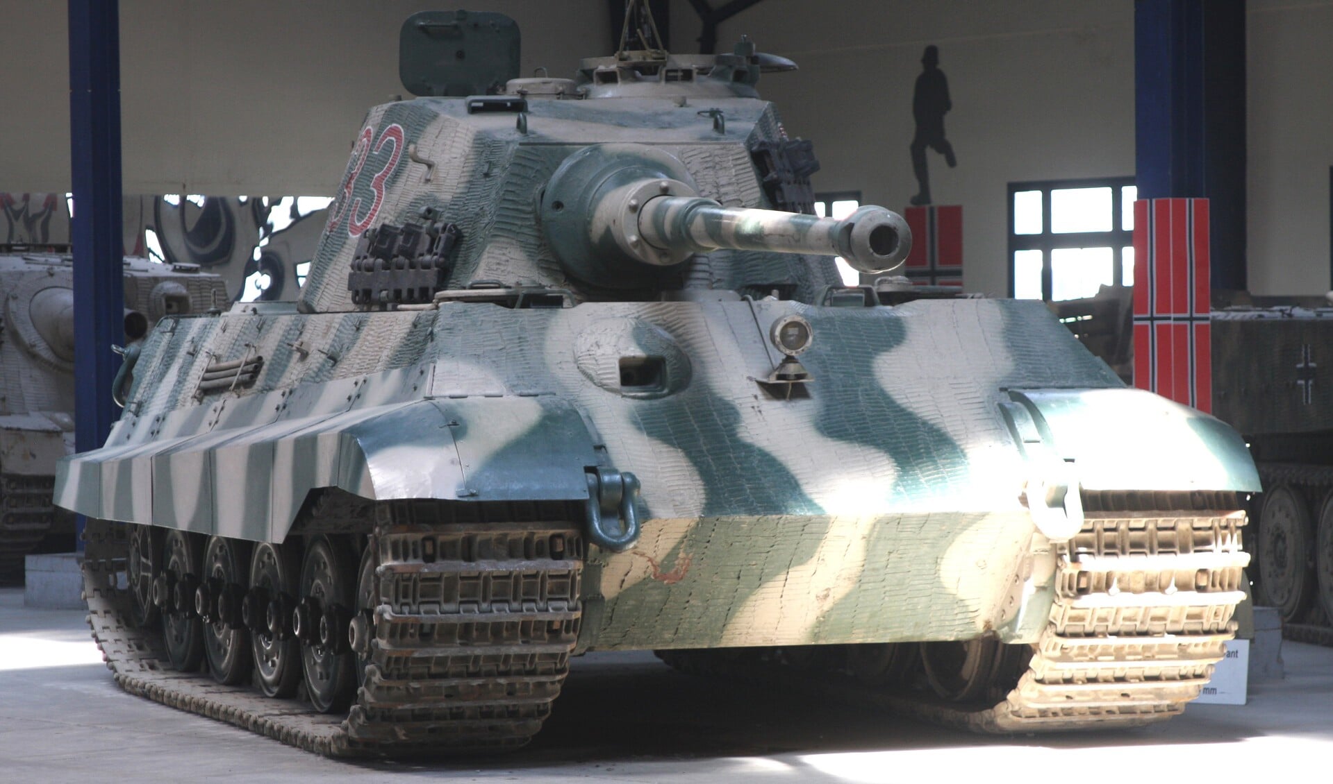 De Königstiger in het Franse tankmuseum (het Musée des Blindés, gevestigd in Saumur). Foto: Oorlogsmuseum Overloon.