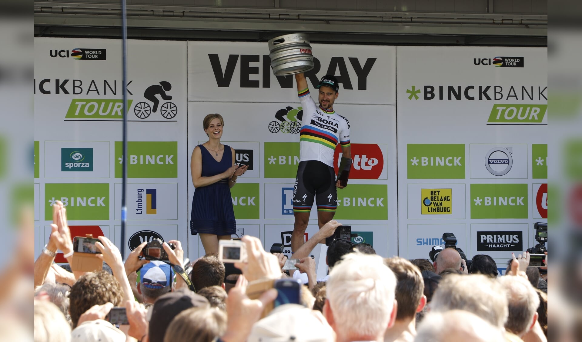 Peter Sagan won afgelopen augustus de sprint in Venray. Wie wordt er in 2018 gehuldigd? En door wie? Foto:  Rikus ten Brücke.
