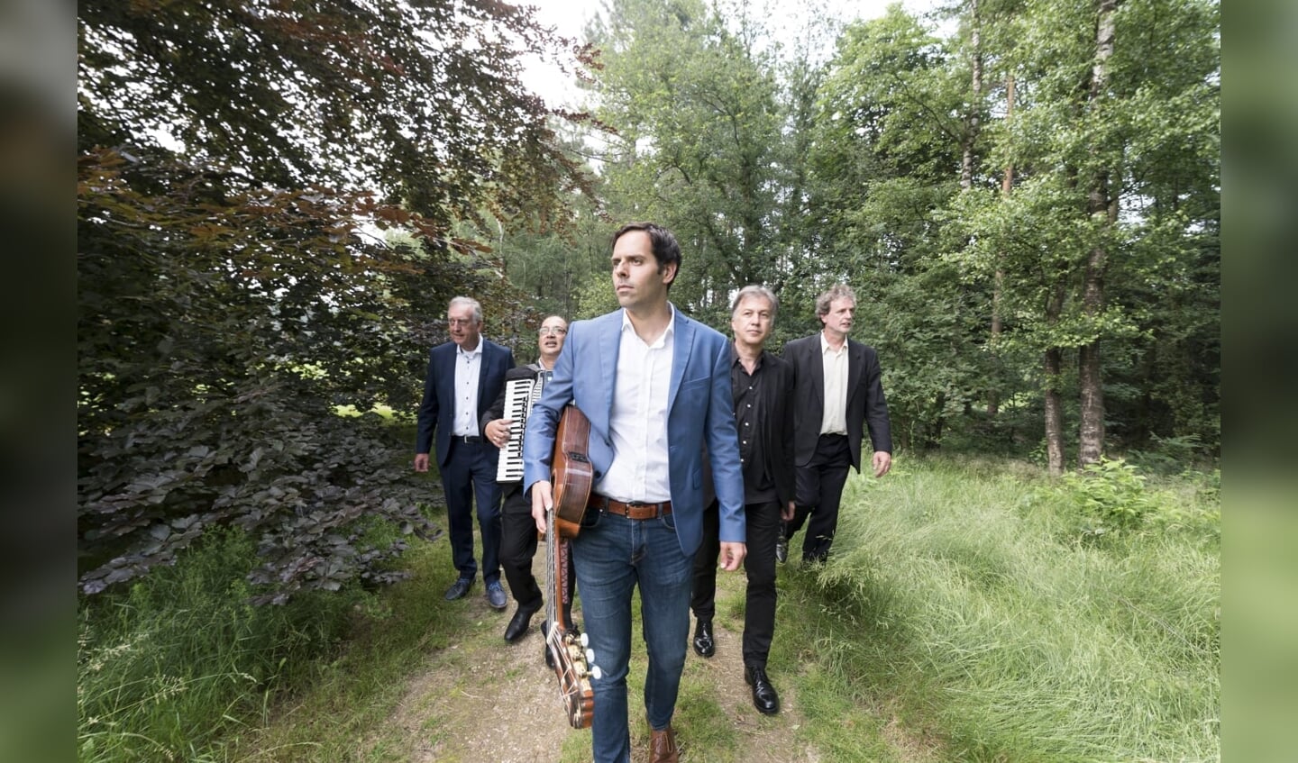 Radomir Vasiljevic en zijn Balkan Orchestra (foto) en Ton van Reen komen naar Weverslo.