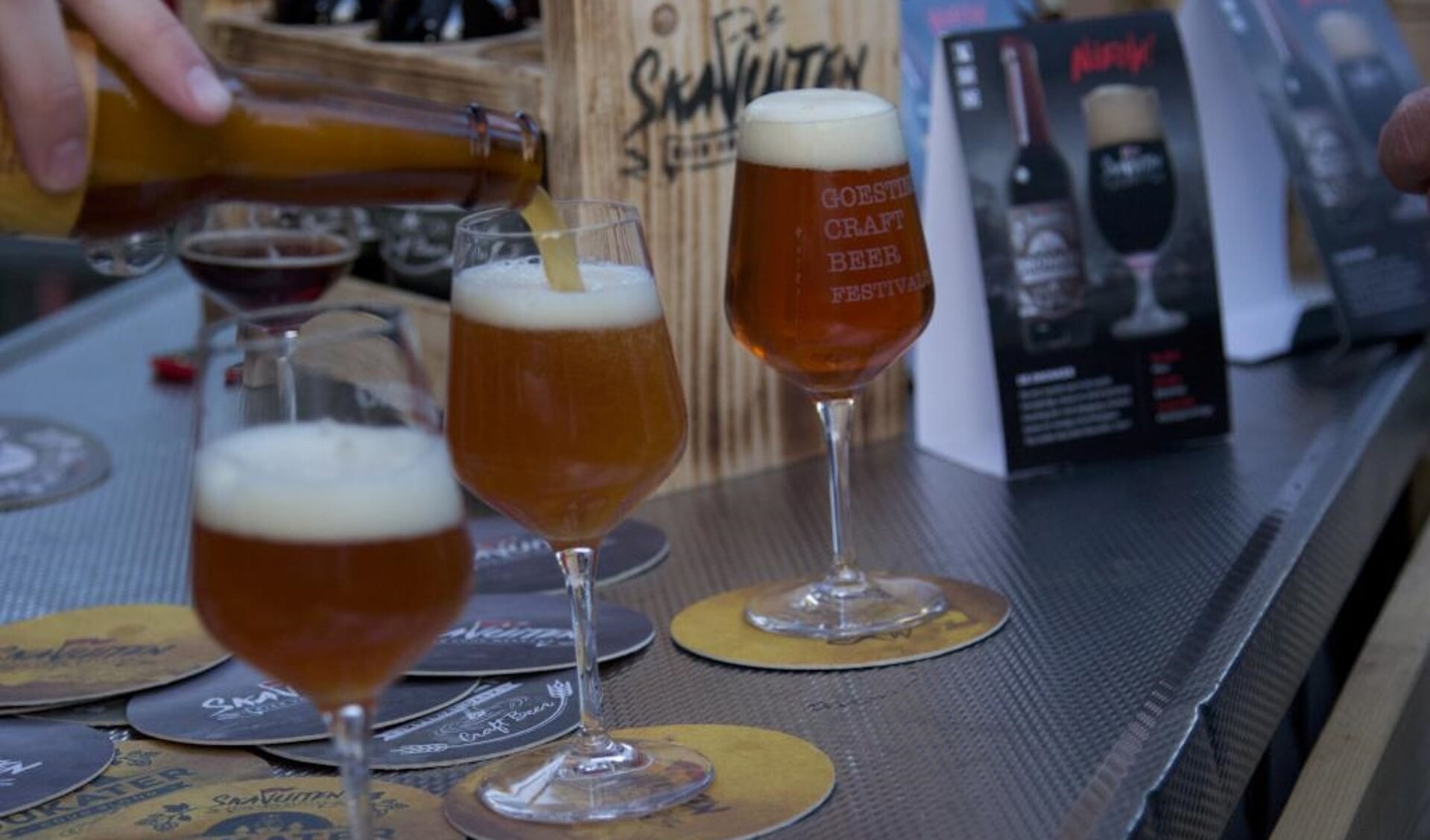 Goesting Craft Beer Festival: zestien brouwerijen uit zes verschillende landen presenteren ruim honderdtwintig verschillende bieren. 