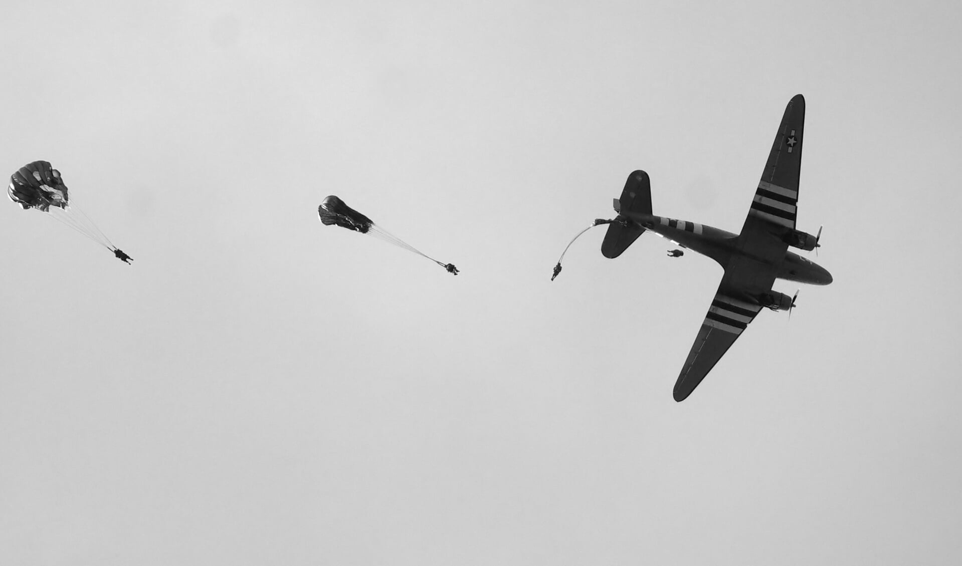 De parachutistendropping in Vierlingsbeek is afgelast vanwege de laaghangende bewolking. Foto: CAFE. 