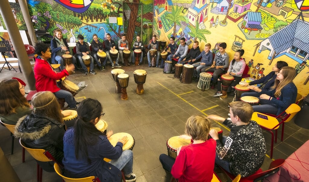 workshop Percussie in het Wereldpaviljoen. Foto: Egon Notermans