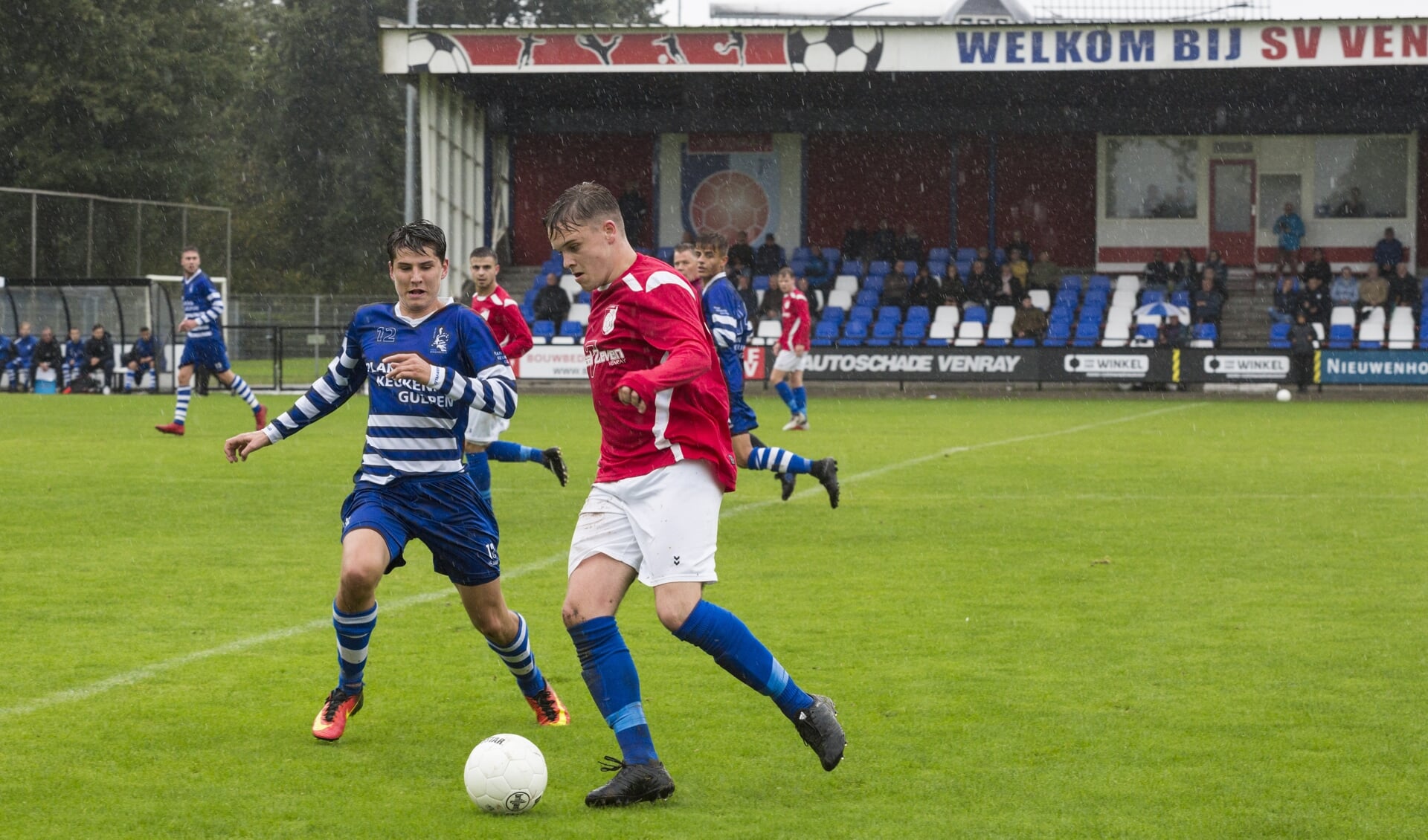 SV Venray opende de voetbalcompetitie zondagmiddag met een duel tegen Bekkerveld. Foto: Jolijn van Goch.