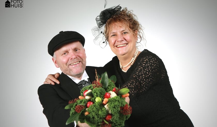 Het boerenbruidspaar van de Schânseknuppels. Foto: Fotohuis Venray.