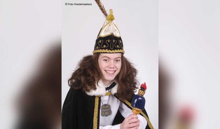 Bibi Kusters is uitgeroepen tot jeugdprins Bibi I van de Hedsbuülen uit Heide. Foto: Hoedemaekers.