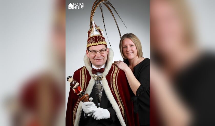 Jubileumprins Peter II samen met zijn prinses Fiona. Foto: Fotohuis Venray.