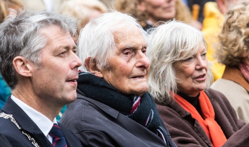 <p>Kenneth George Mayhew bracht enkele jaren geleden nog een bezoek aan Venray.</p>