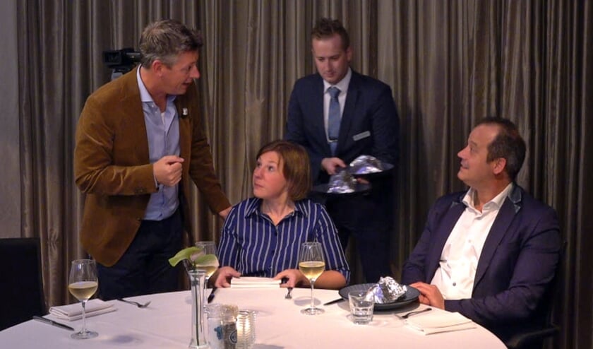 Presentator Rob van Lieshout in gesprek met Monique Jeucken en Bart Lemmen.