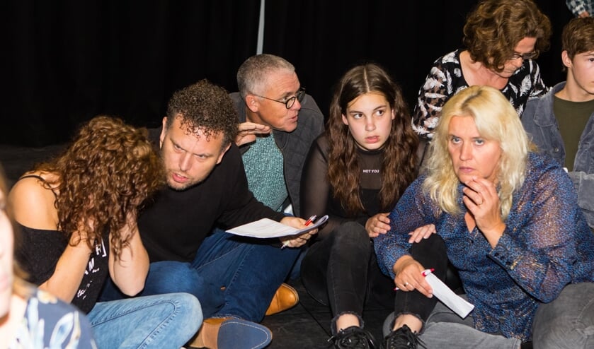 De spelers zijn begonnen met de eerste repetities.