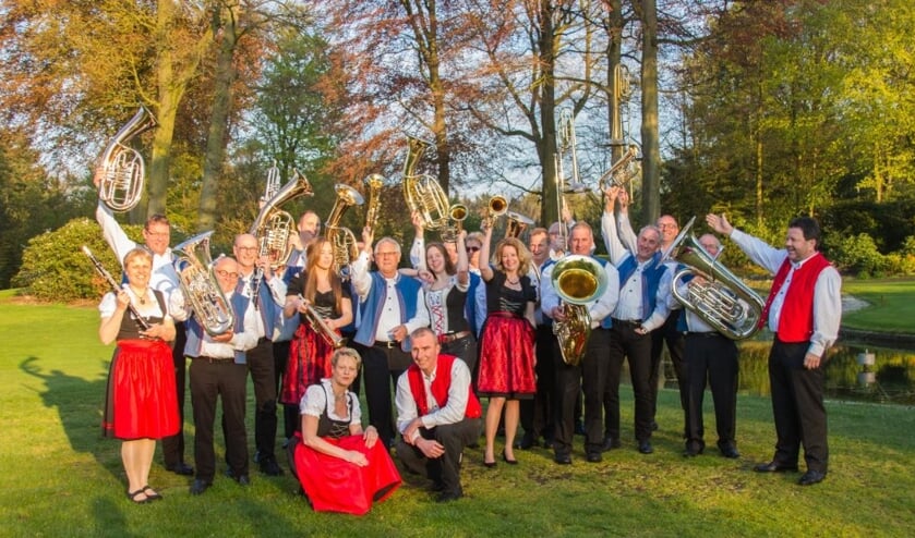 Blaaskapel de Breethaler presenteert Weihnachts-Zauber.
