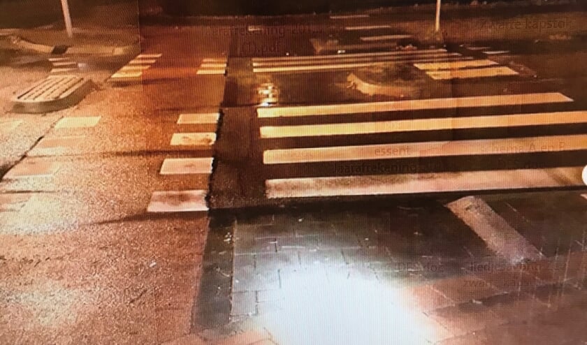 Politie zoekt getuigen van ongeval op rotonde Westsingel-Merseloseweg in Venray.