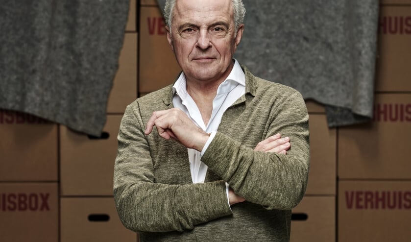 Huub Stapel vertelt over het huwelijk in zijn jongste solovoorstelling.