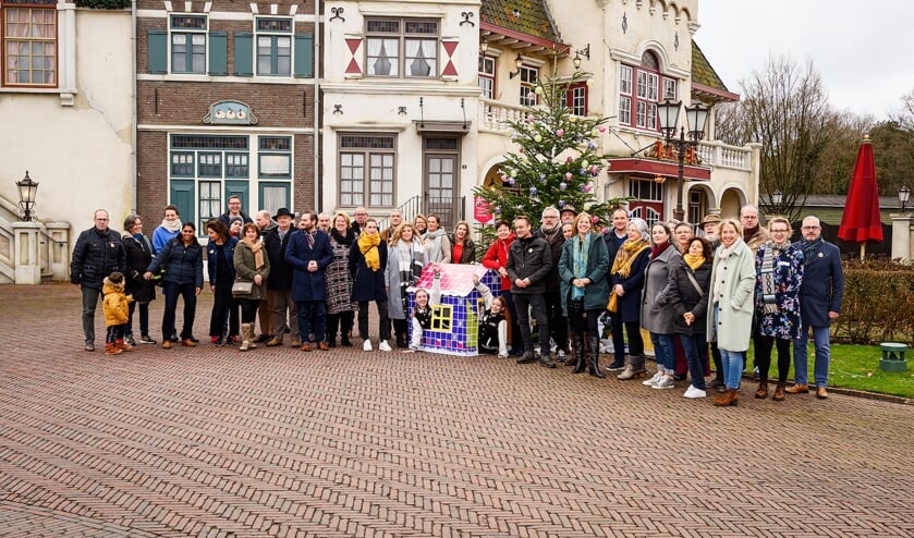 De Venrayse delegatie samen met wethouder Anne Thielen in de Efteling. Foto: Hans Verleur.