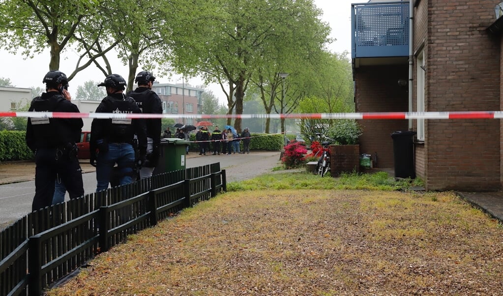 De straat werd afgezet door de politie.