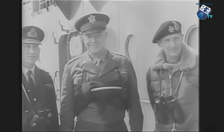 Op de foto rechts de Engelse generaal Montgomery, in het midden opperbevelhebber Eisenhouwer van de geallieerde troepen. 