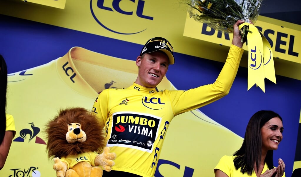 Mike Teunissen tijdens de afgelopen Ronde van Frankrijk op het podium.