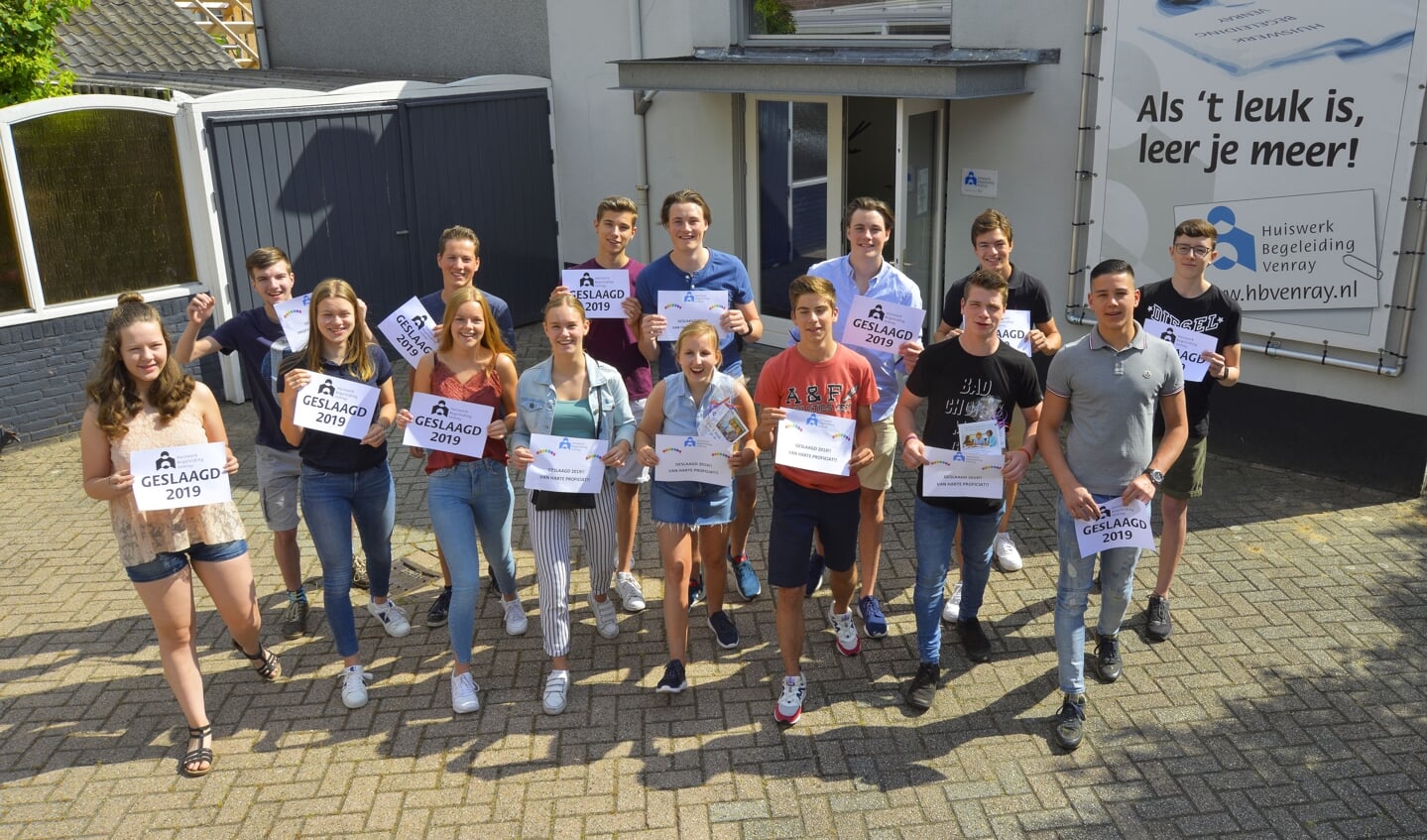 Bijna alle geslaagde leerlingen van Huiswerk Begeleiding Venray.