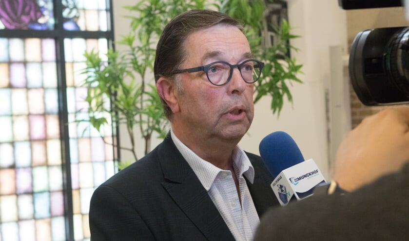 <p>Wethouder Cor Vervoort: "Schone lucht kunnen we alleen samen voor elkaar krijgen."</p>