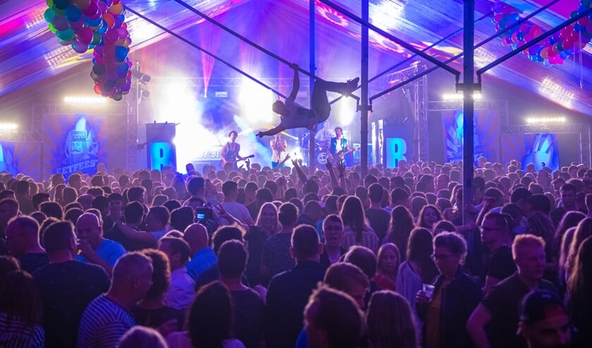 Een sfeerfoto van het Keetfeest in Veulen.