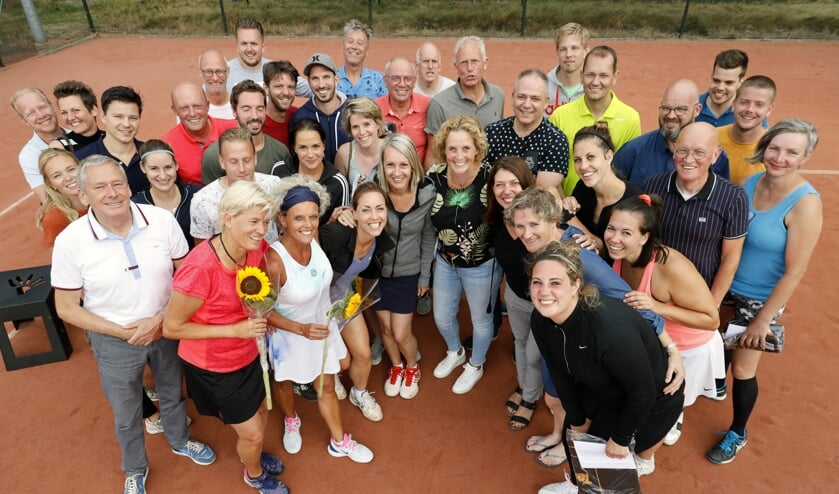 Finalisten van het 37e Maistoernooi van TC Rodhe.