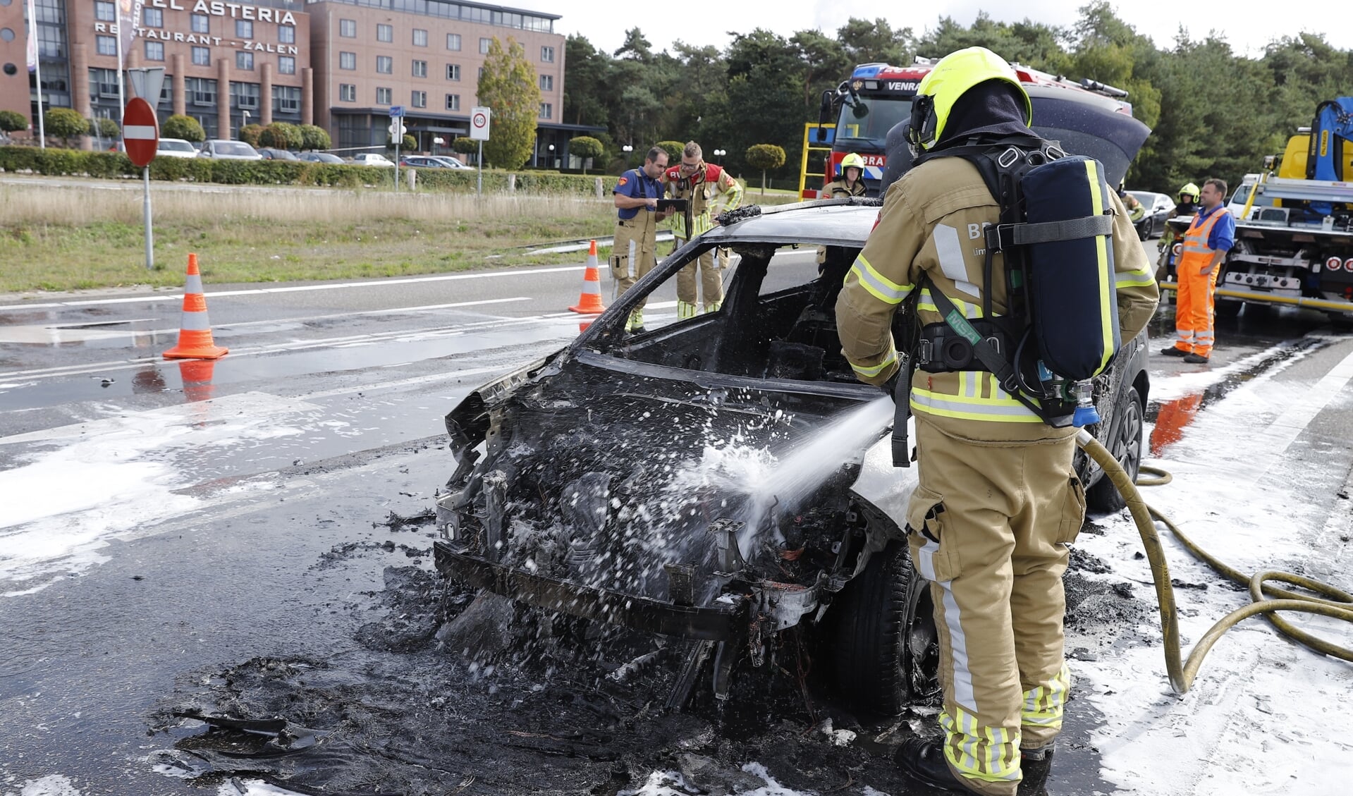 Een van de autobranden in Venray in 2019. 