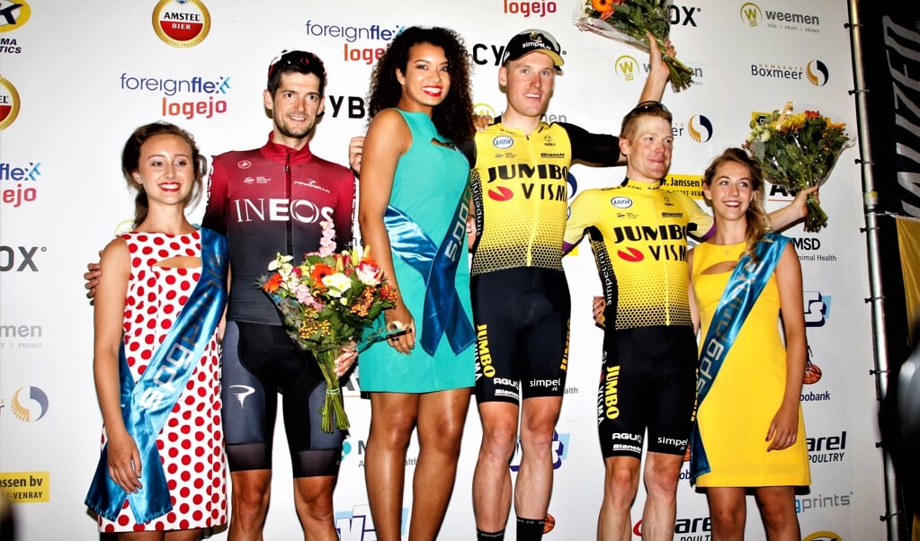 Mike Teunissen op het podium als winnaar van Daags na de Tour 2019. 