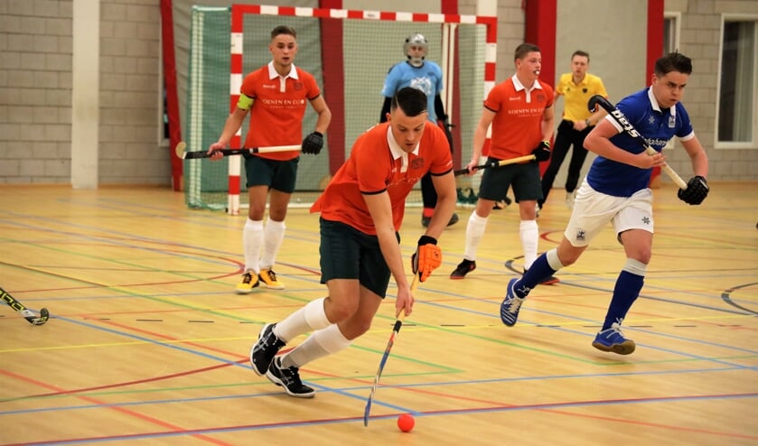 De zaalhockeyers van Venray handhaafden zich zaterdag in de topklasse.