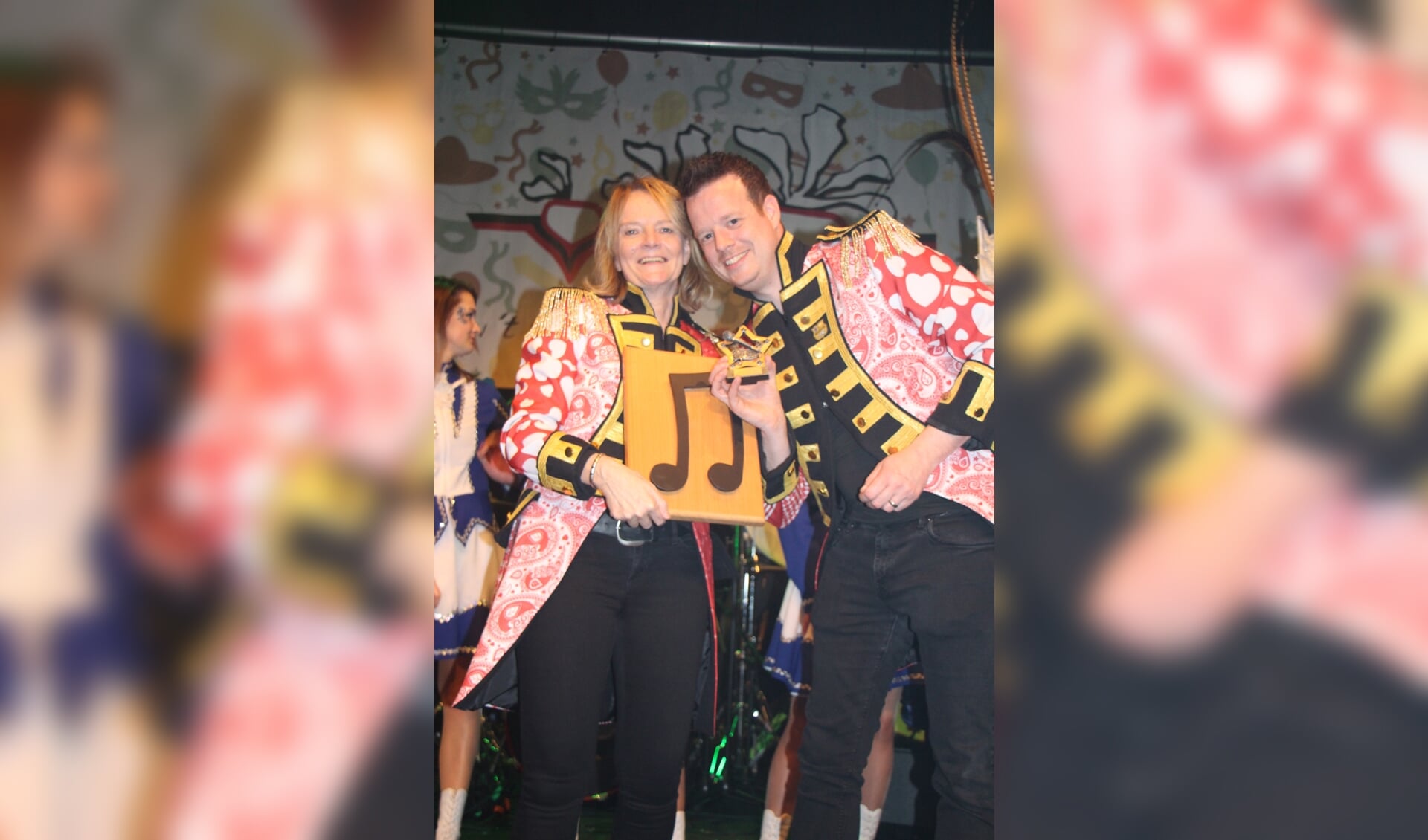 Margret en Dennis van de Heuvel, winnaars liedjesfestijn 't Knölleke. 