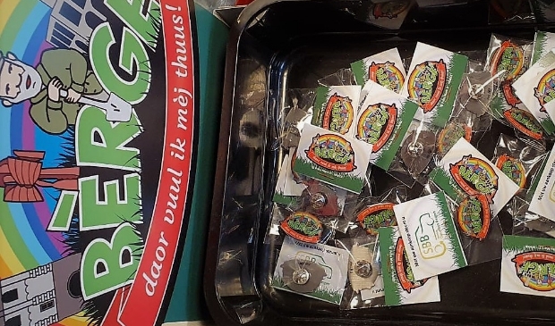 Toch nog een paar speldjes voor het goede doel