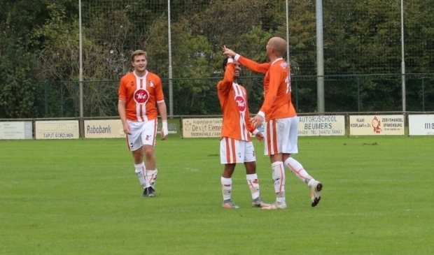 Stormvogels op koers in de vierde klasse G.