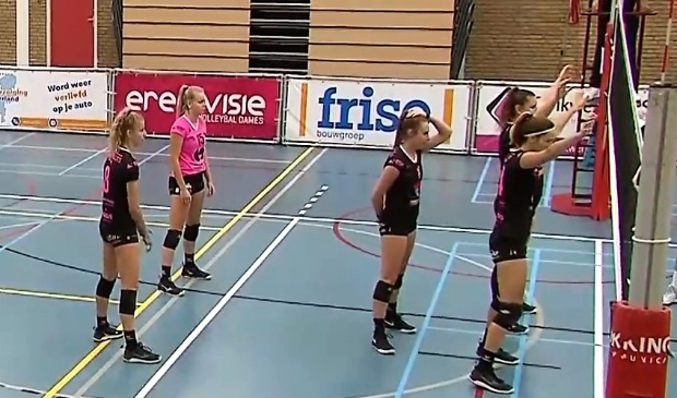 <p>De dames van Fast pakten twee punten in Vroomshoop</p>