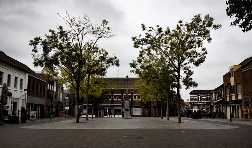 <p>Het was vrijdagochtend uitgestorven op de Grote Markt in Venray.</p>