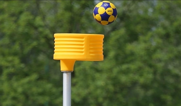 De bal moet in het mandje om te winnen